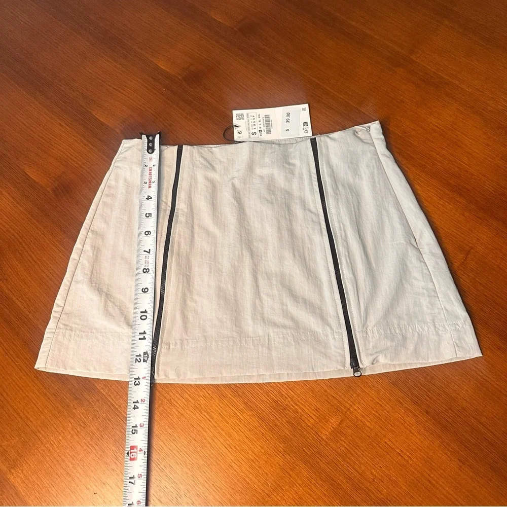 Zara Gray and Black Nylon Mini Skirt Zippers Size Small NWT